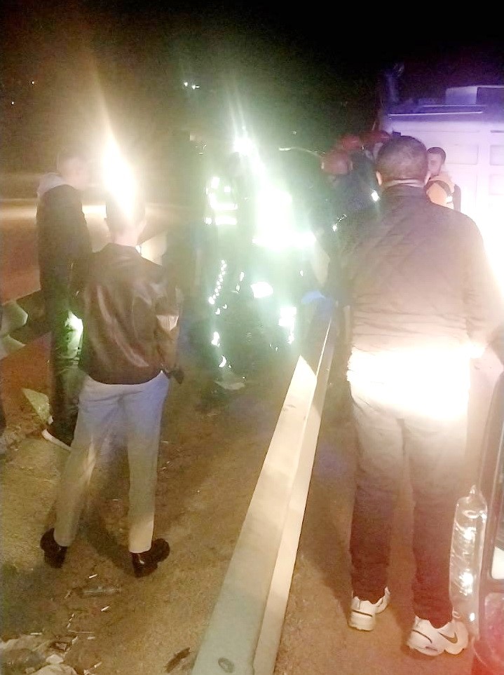 Karşı Şeride Geçen Kamyon Otomobille Çarpıştı: 1 Ölü, 1 Yaralı