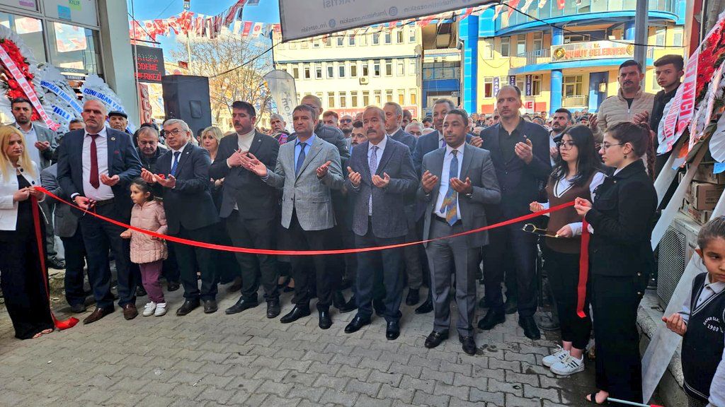 MHP'DEN ŞUHUT'TA ÇOŞKULU AÇILIŞ