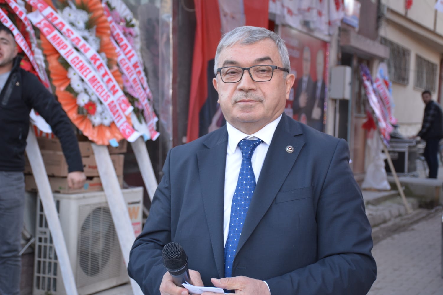 MHP'DEN ŞUHUT'TA ÇOŞKULU AÇILIŞ