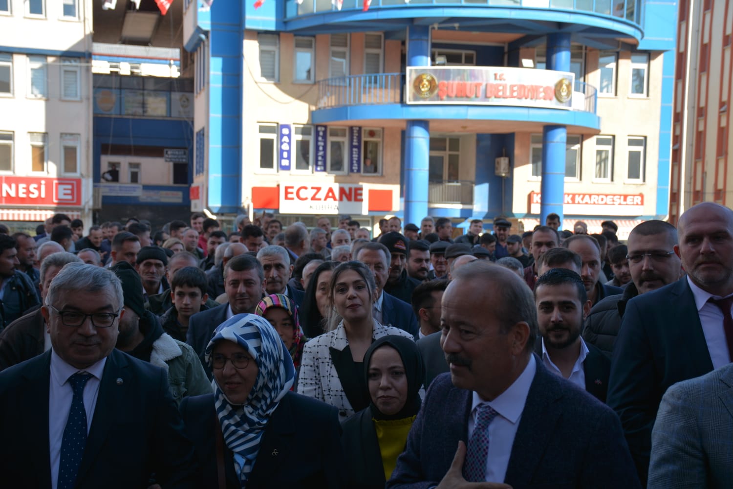 MHP'DEN ŞUHUT'TA ÇOŞKULU AÇILIŞ