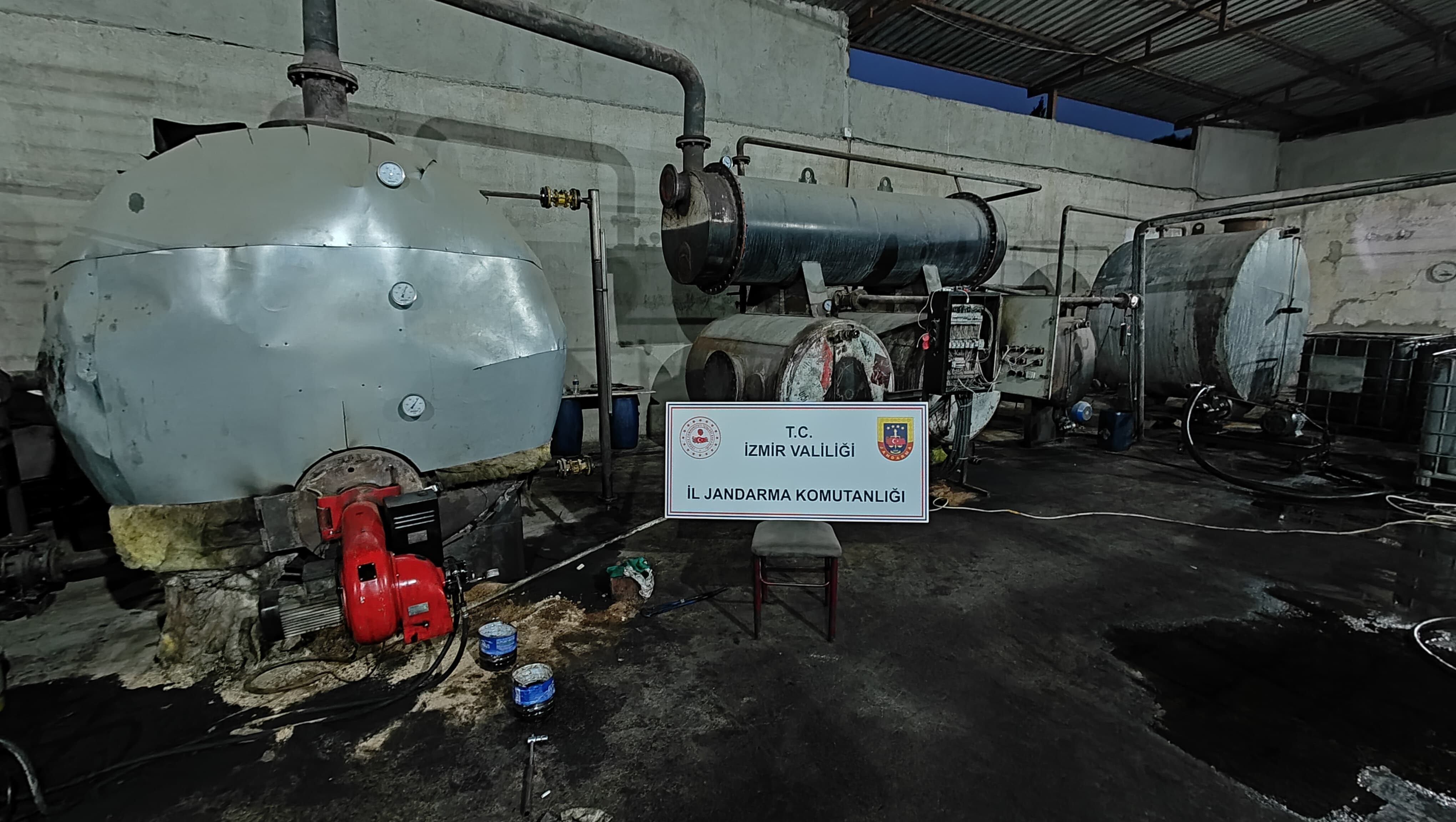Kaçakçılara Baskın! 11 Bin Litre Kaçak Akaryakıt Ele Geçirildi