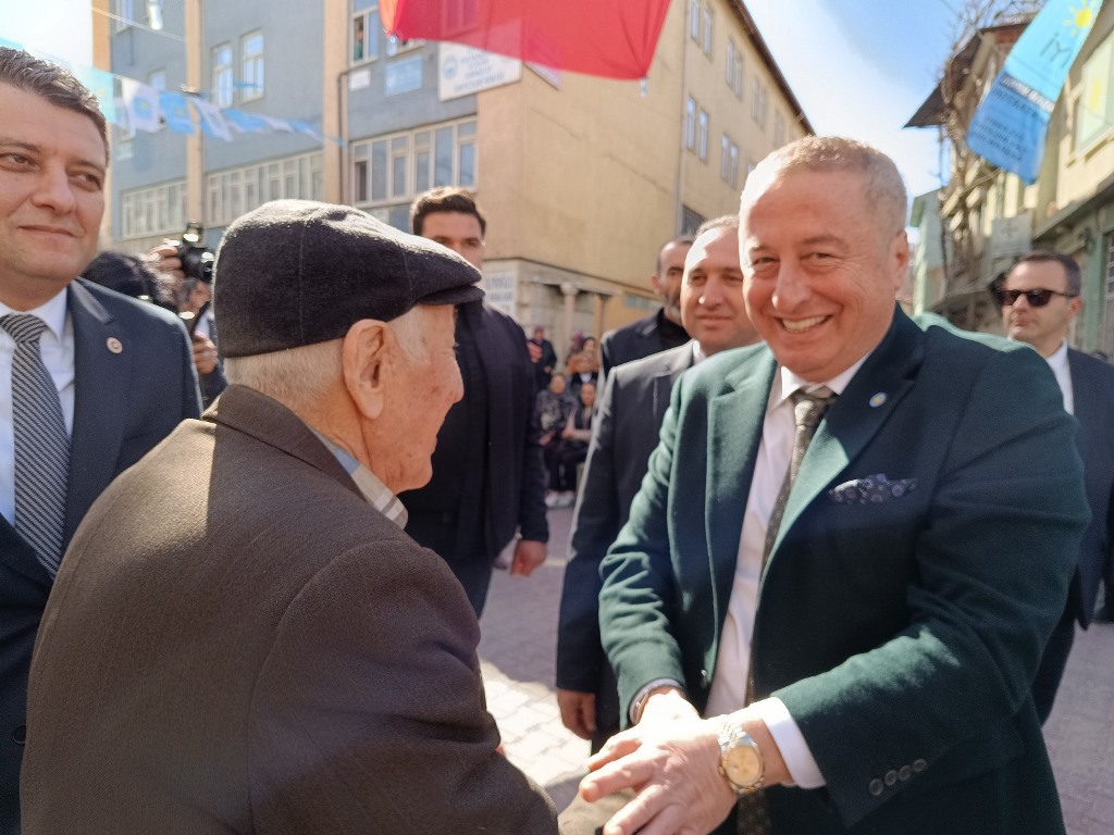 "ADAYLARIMIZIN VERDİĞİ HER SÖZÜN ARKASINDAYIM"