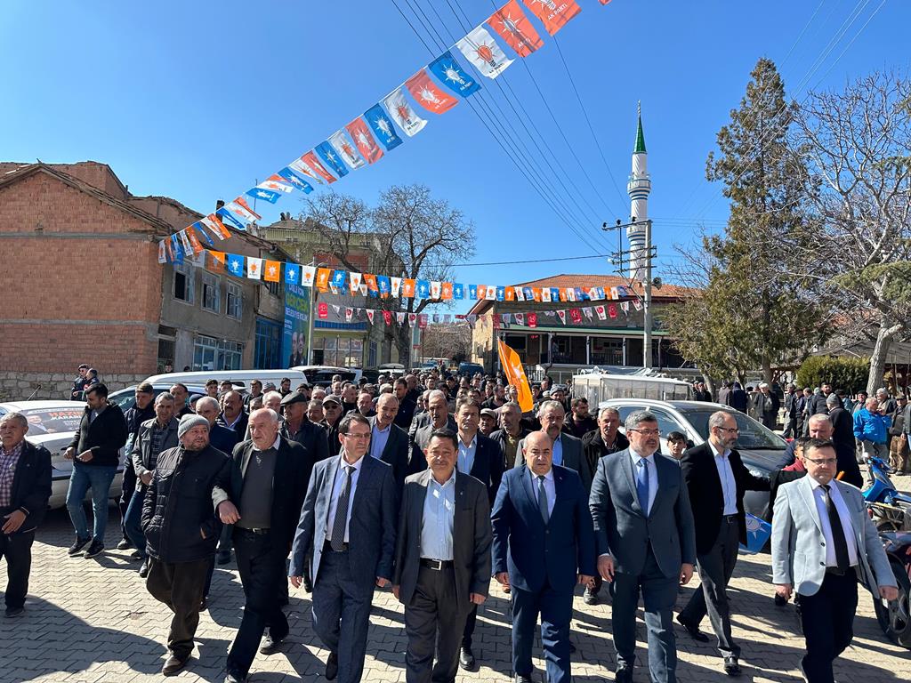 "AK PARTİ BİRÇOK HAYALİ GERÇEĞE DÖNÜŞTÜRDÜ"