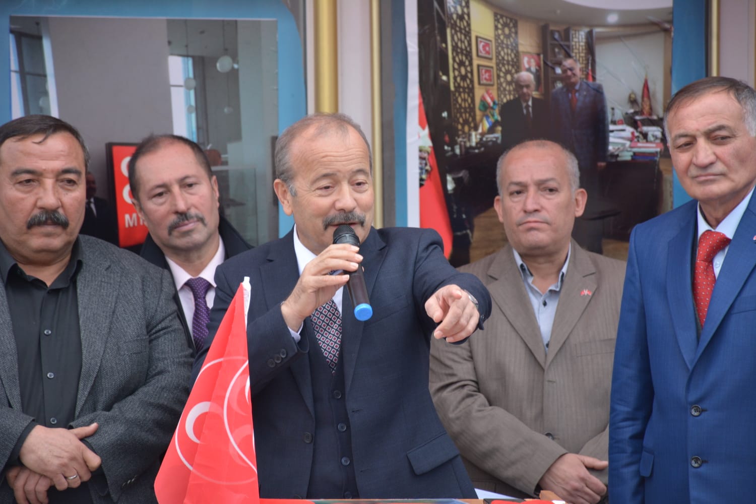DİNAR'DA  MİTİNG HAVASINDA  AÇILIŞ TÖRENİ