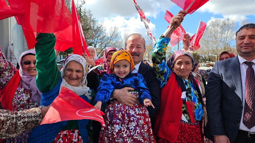 DİNAR'DA  MİTİNG HAVASINDA  AÇILIŞ TÖRENİ