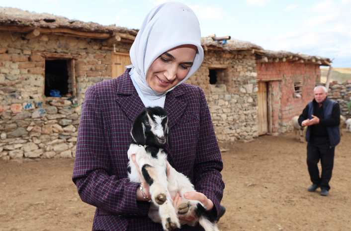 YİĞİTBAŞI  GÖLÇÜK'ÜN ÇİFTLİĞİNİ ZİYARET ETTİ