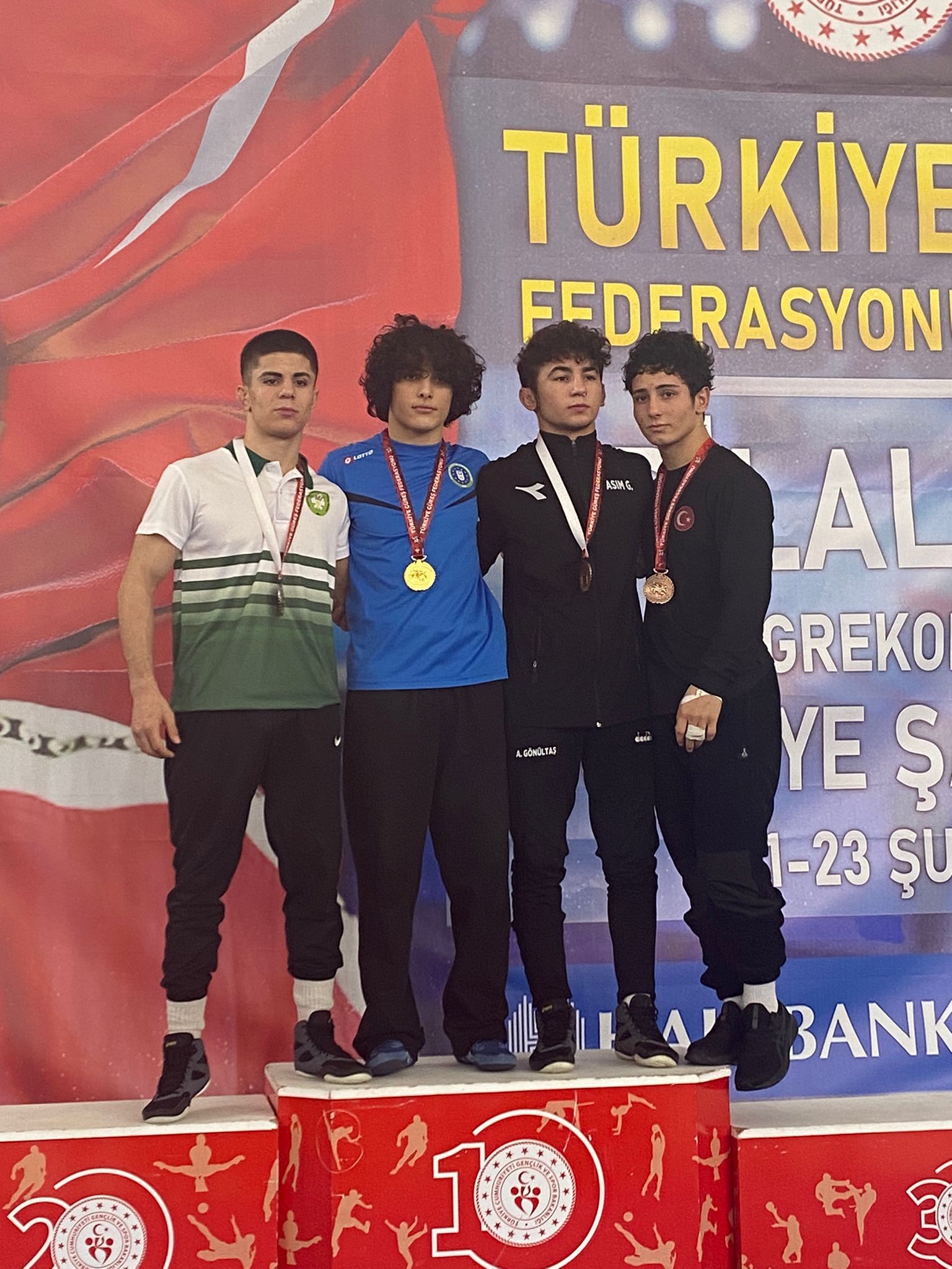 Manisa BBSK Güreşçileri Afyon’dan Madalyalarla Döndü