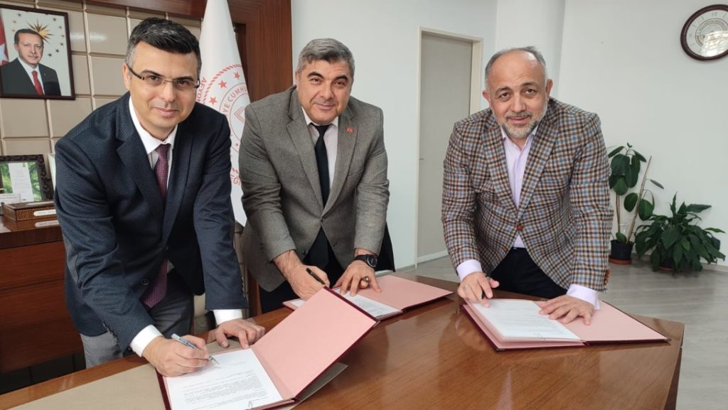 ÇOCUKLARDA OMURGA SAĞLIĞININ KORUNMASI İŞ BİRLİĞİ PROTOKOLÜ İMZALANDI