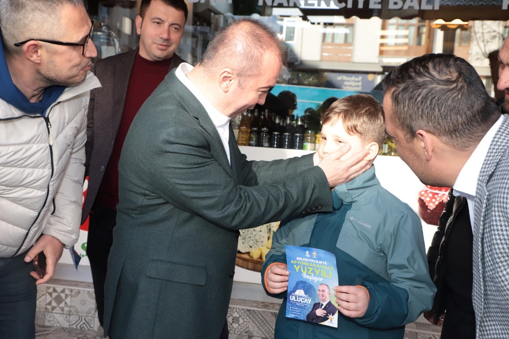 "AK PARTİ 750 BİN VATANDAŞIMIZIN HİZMETKÂRIDIR"