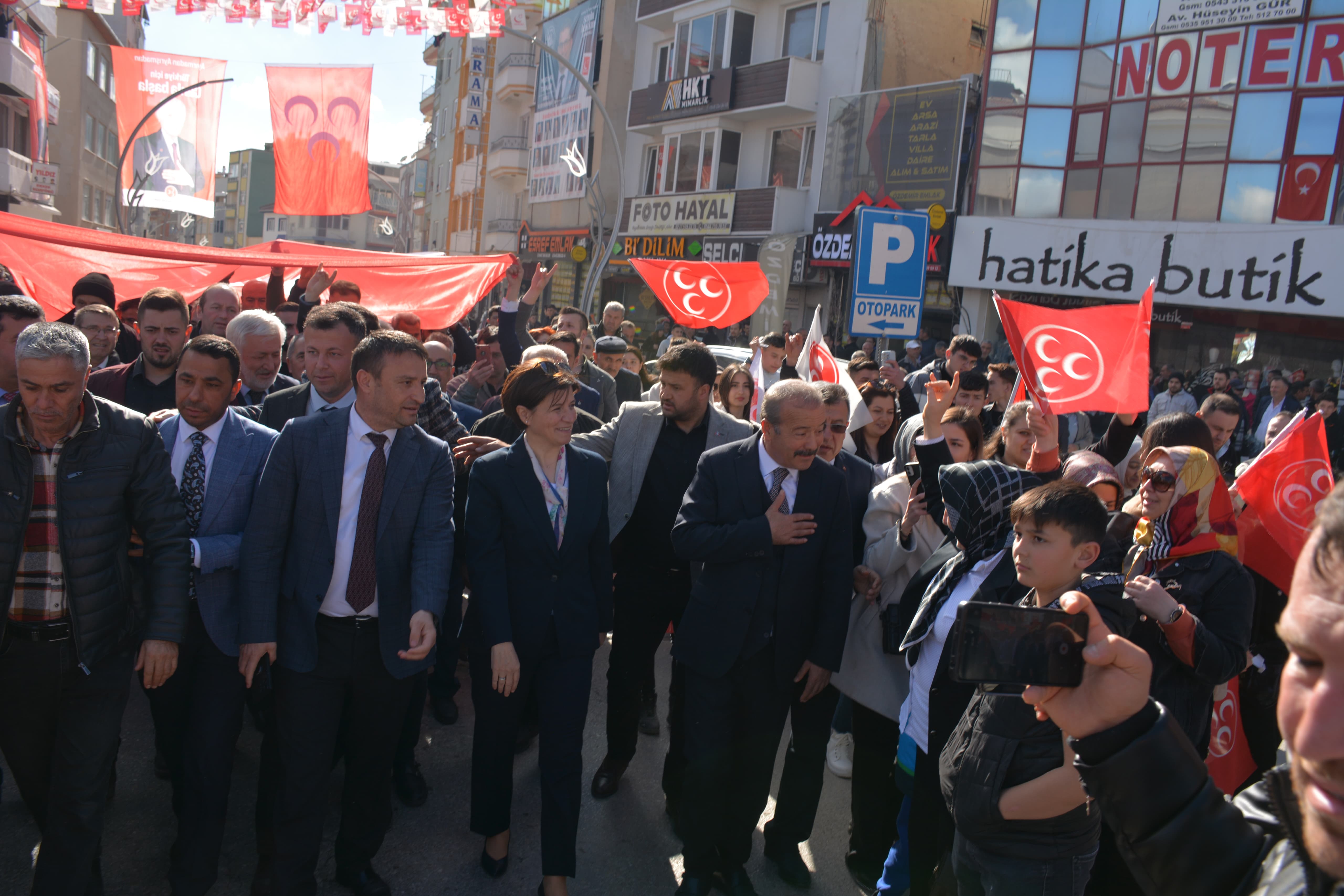 MHP'DEN SANDIKLI'DA COŞKULU MİTİNG SANDIKLI'YA KADIN ELİ DEĞECEK