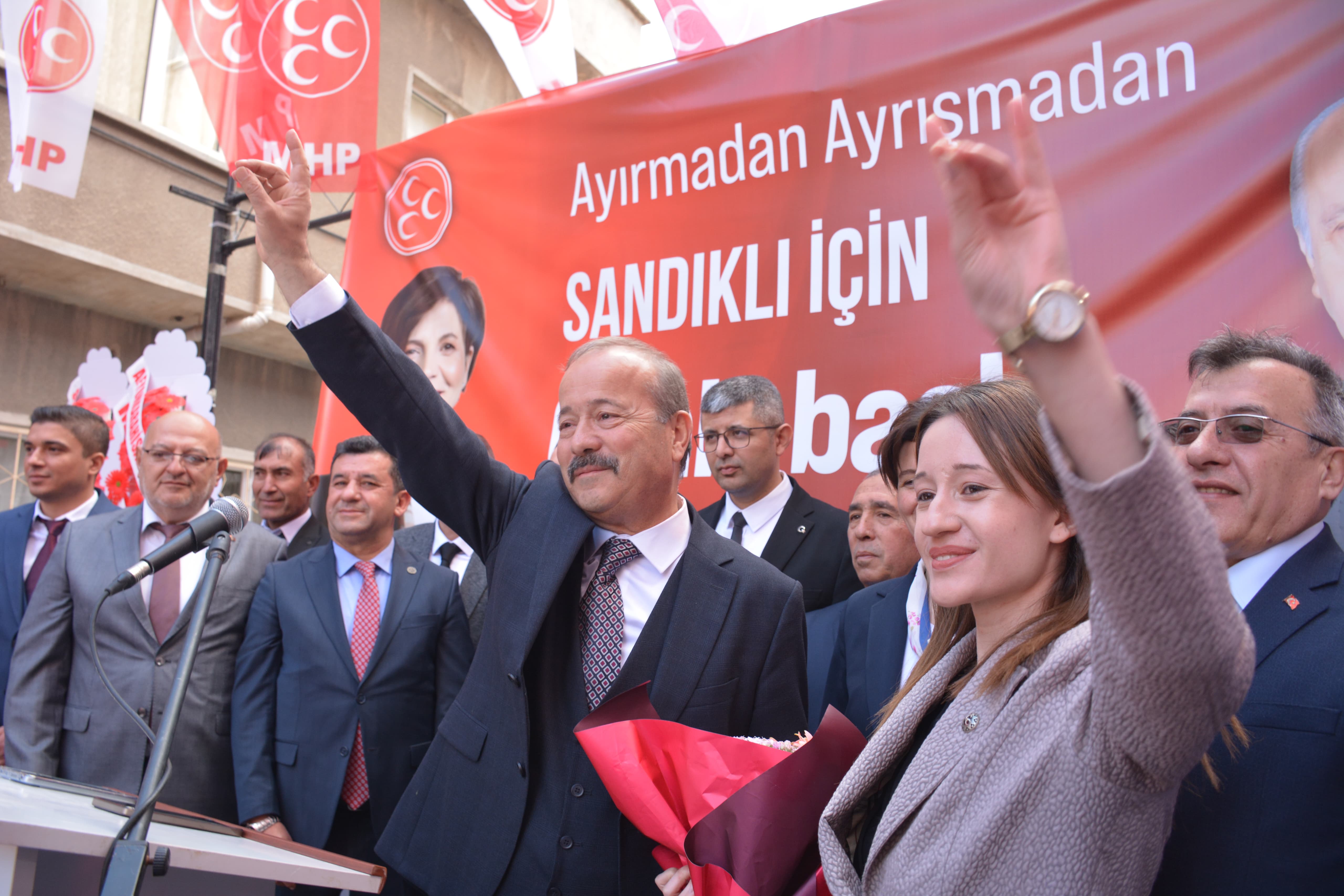 MHP'DEN SANDIKLI'DA COŞKULU MİTİNG SANDIKLI'YA KADIN ELİ DEĞECEK