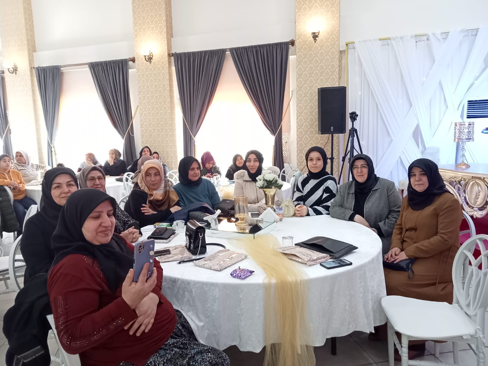 AK Partili Ertürk Kadınlarla Bir Araya Geldi
