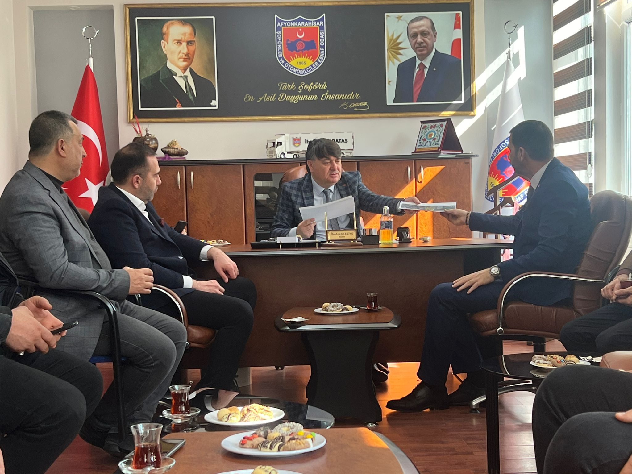 ALPER YAĞCI'NIN DİKKAT ÇEKEN EMEKLİ TEKLİFİ: 1 TL OLACAK DİYEREK AÇIKLADI