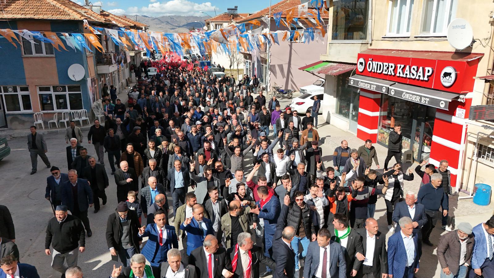 TAYTAK, “DİK BAŞ TOK KARIN MUTLU YARIN”