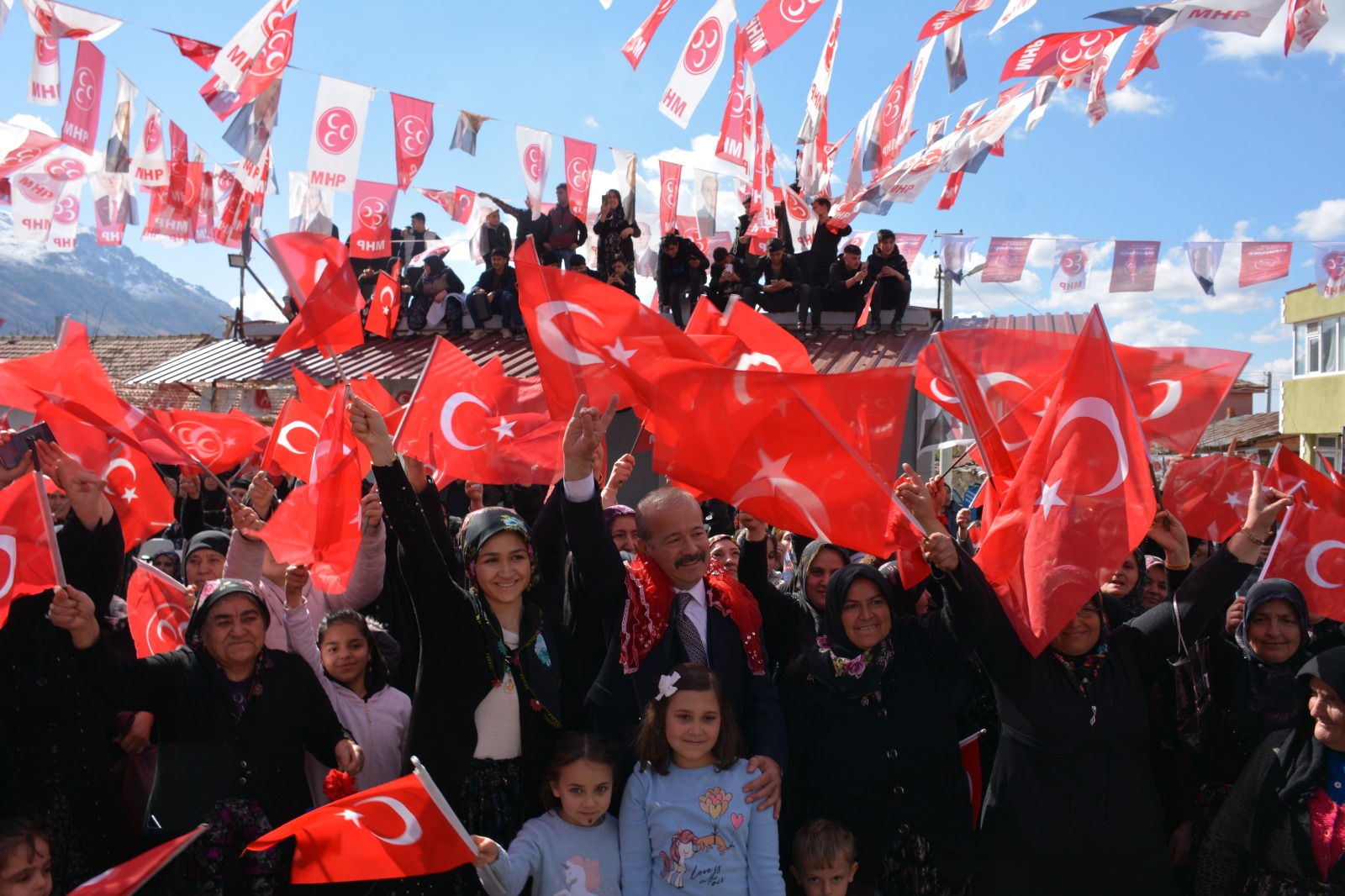 TAYTAK, “DİK BAŞ TOK KARIN MUTLU YARIN”