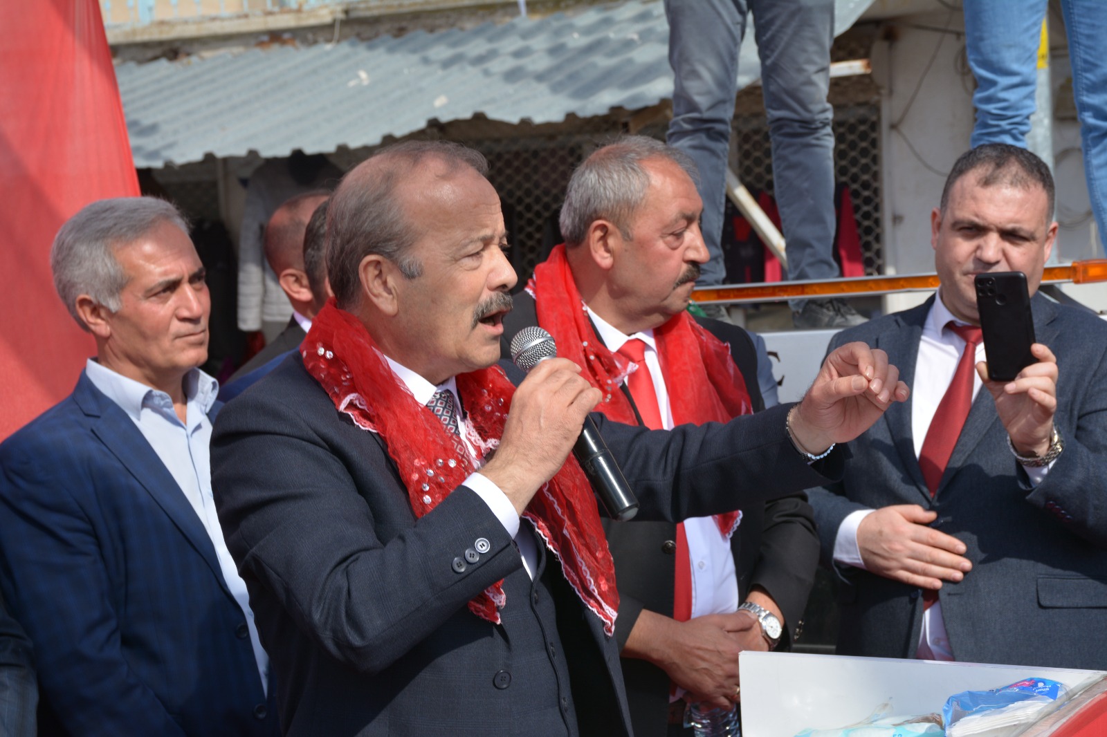 TAYTAK, “DİK BAŞ TOK KARIN MUTLU YARIN”