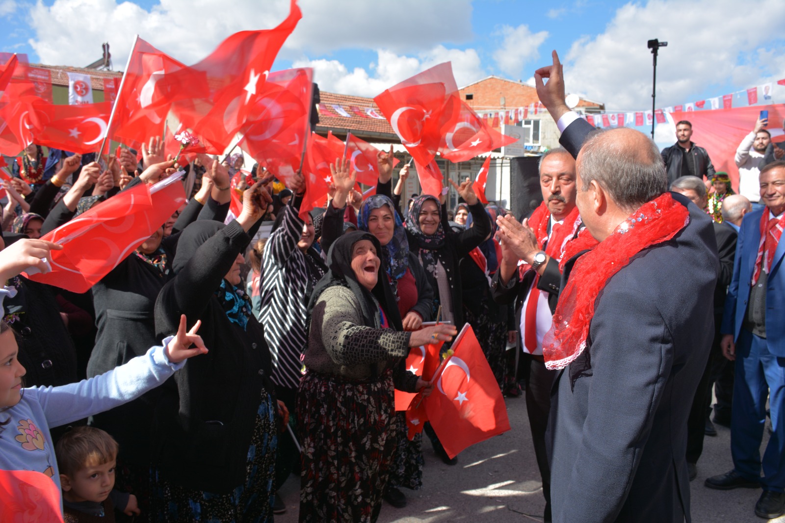 TAYTAK, “DİK BAŞ TOK KARIN MUTLU YARIN”