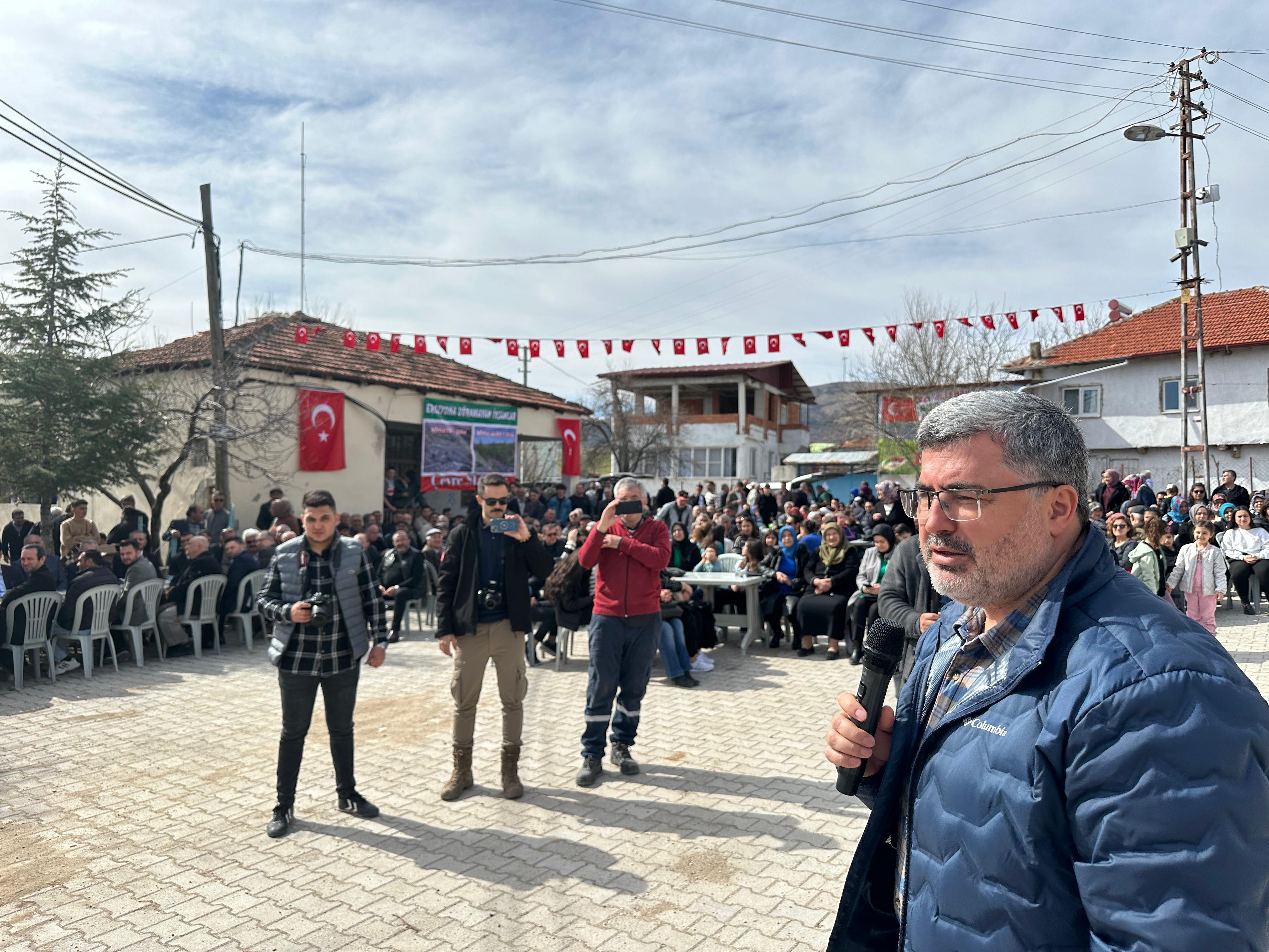"MUHALEFET ADAYLARI AFYONKARAHİSAR'IN İLÇELERİNİ TANIMIYOR"