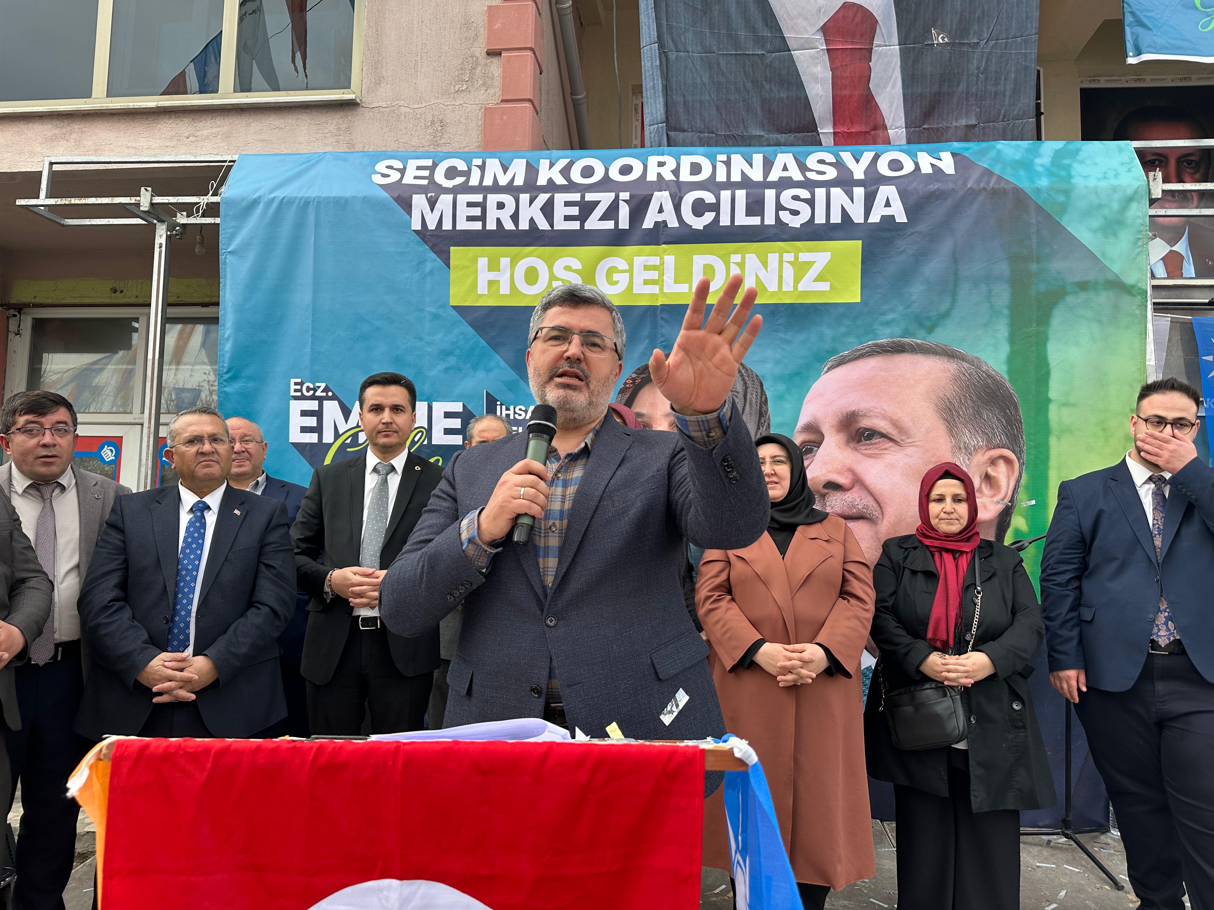 "MUHALEFET ADAYLARI AFYONKARAHİSAR'IN İLÇELERİNİ TANIMIYOR"