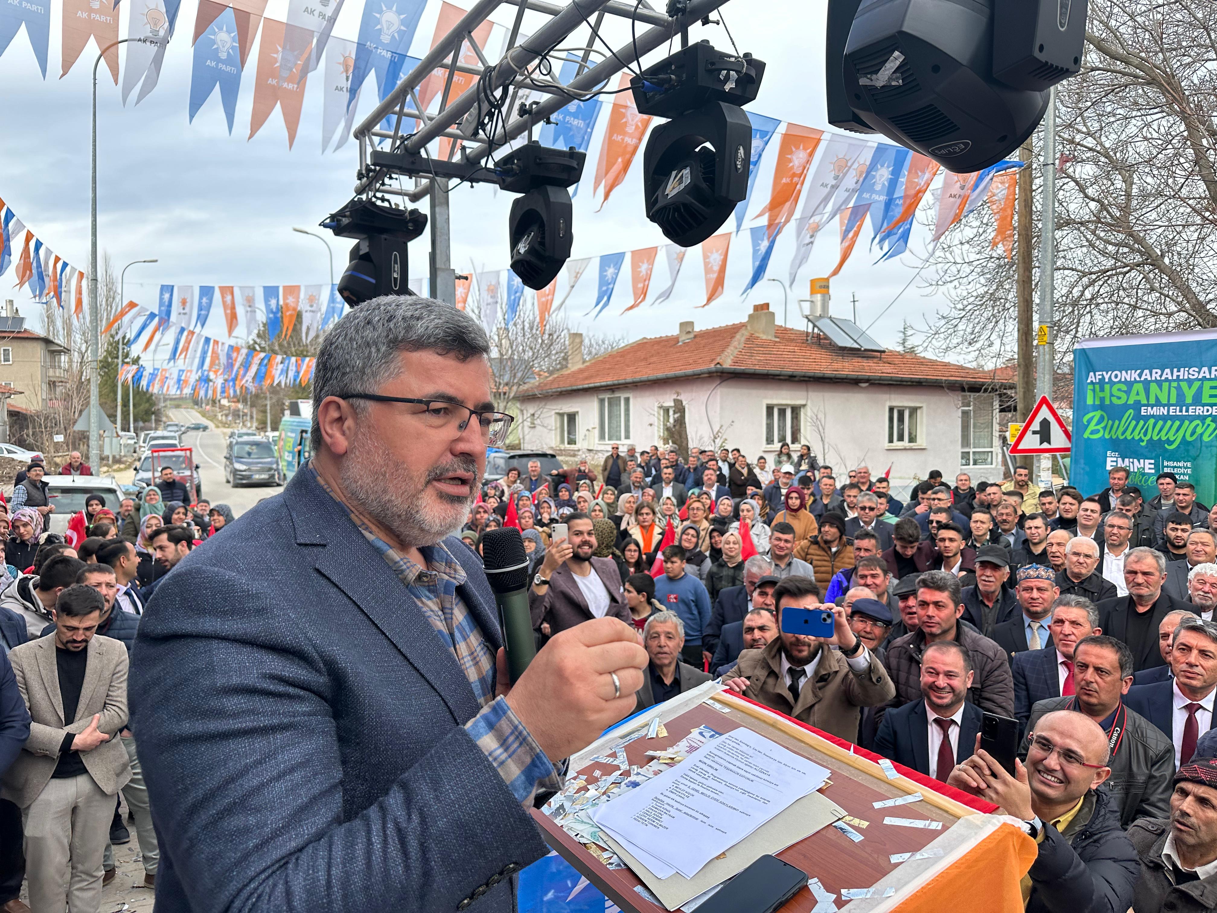 "MUHALEFET ADAYLARI AFYONKARAHİSAR'IN İLÇELERİNİ TANIMIYOR"