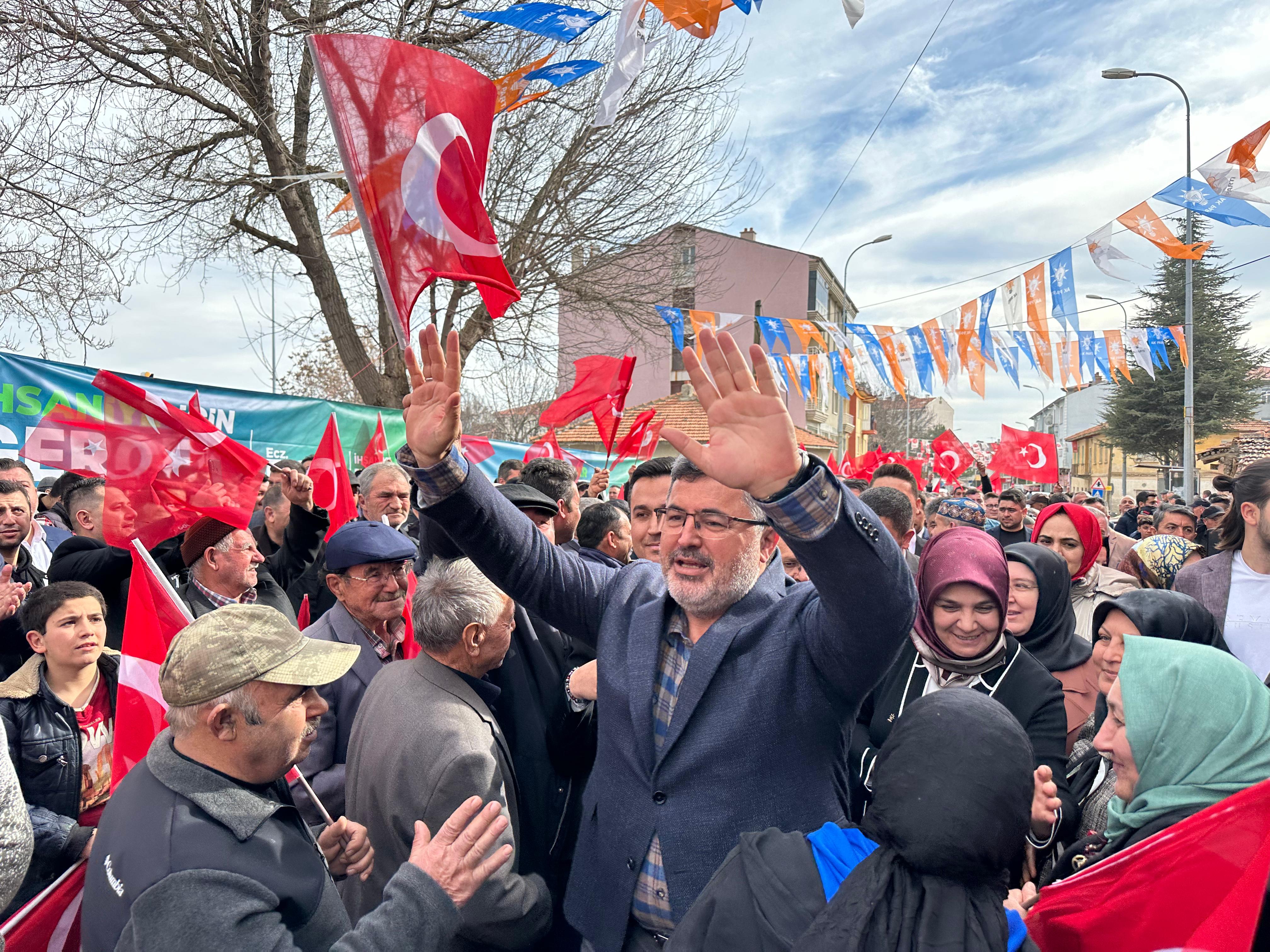 "MUHALEFET ADAYLARI AFYONKARAHİSAR'IN İLÇELERİNİ TANIMIYOR"