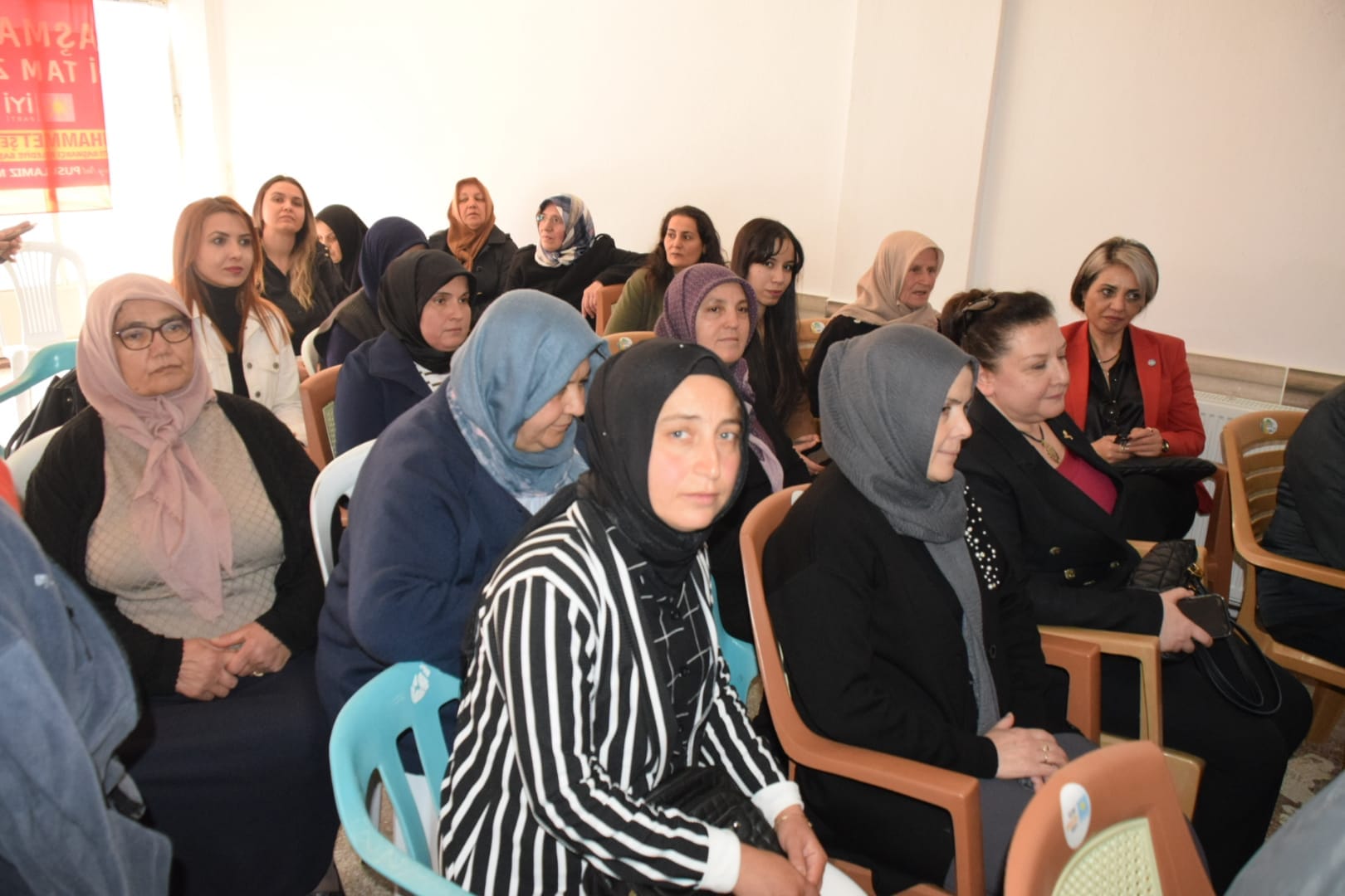 İYİ PARTİ'YE BAŞMAKÇI'DA YOĞUN İLGİ