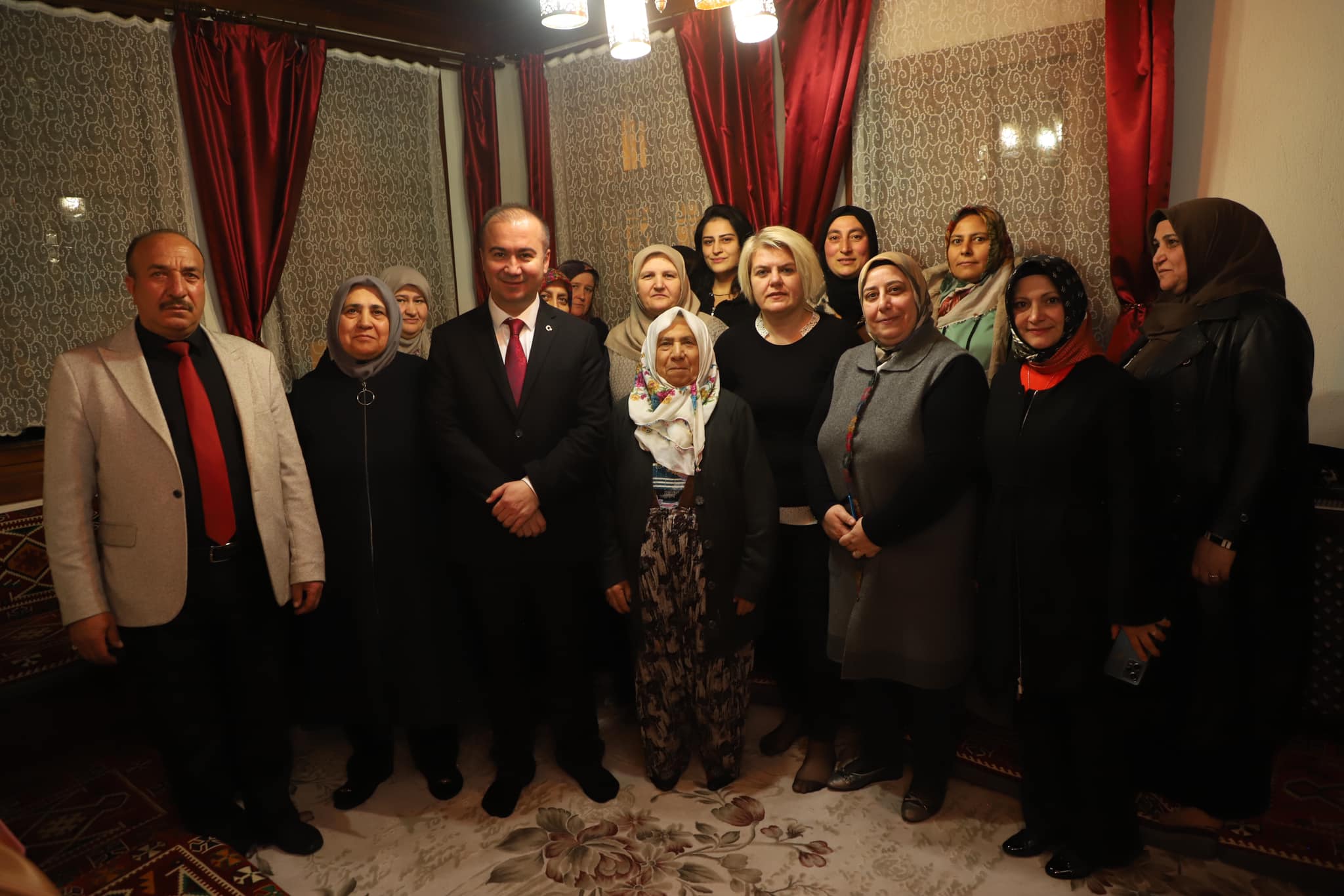 ULUÇAY, AKMESCİT MAHALLESİ SAKİNLERİ İLE BULUŞTU