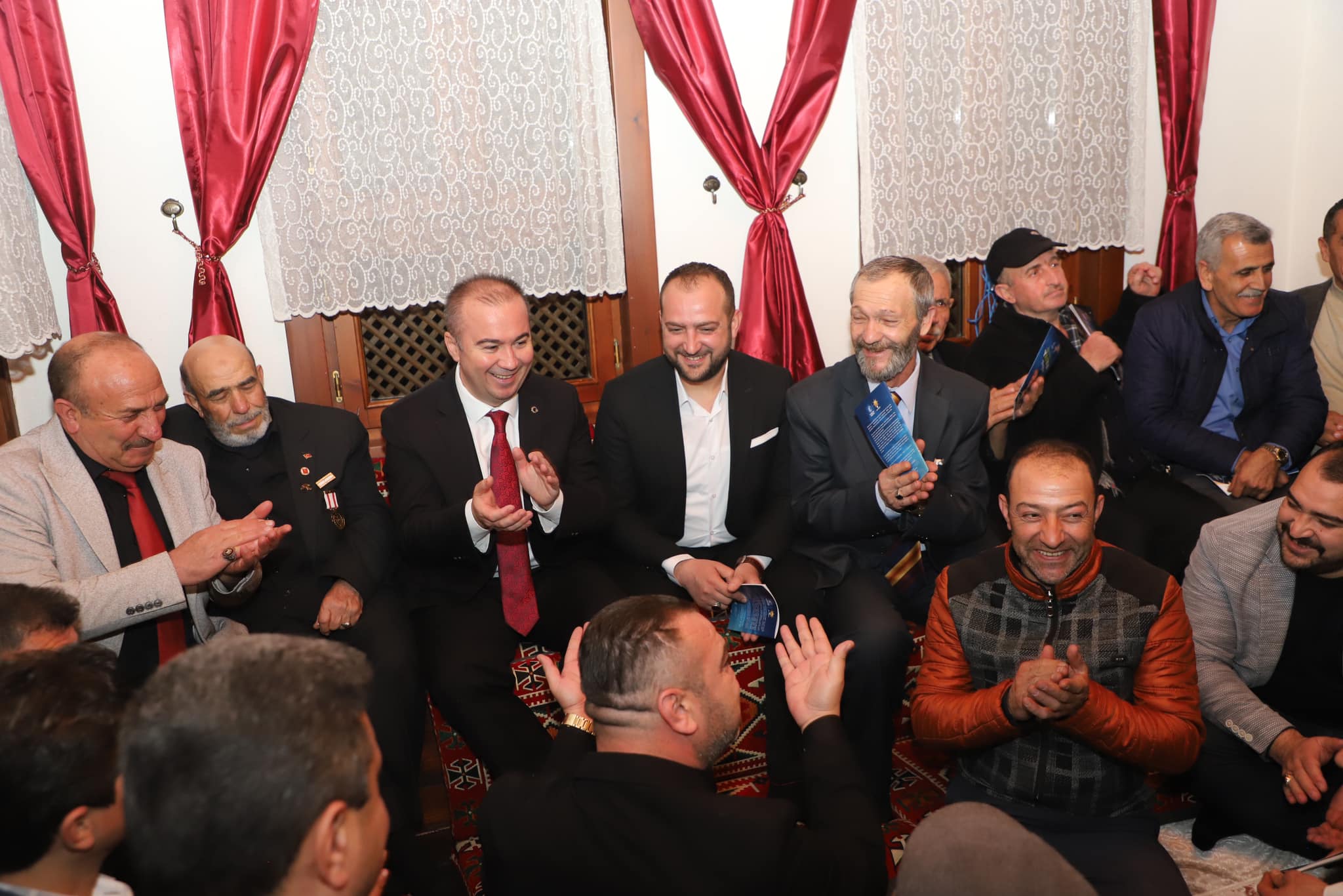 ULUÇAY, AKMESCİT MAHALLESİ SAKİNLERİ İLE BULUŞTU