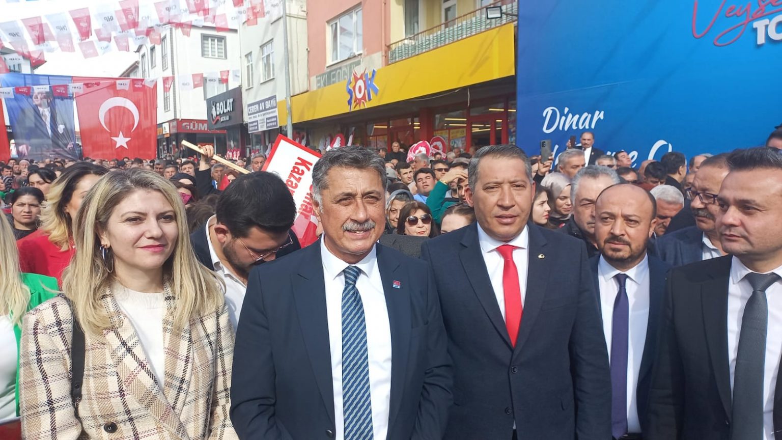 CHP DİNAR ADAYI VEYSEL TOPÇU, SKM AÇILIŞINI BÜYÜK KATILIMLA GERÇEKLEŞTİRDİ