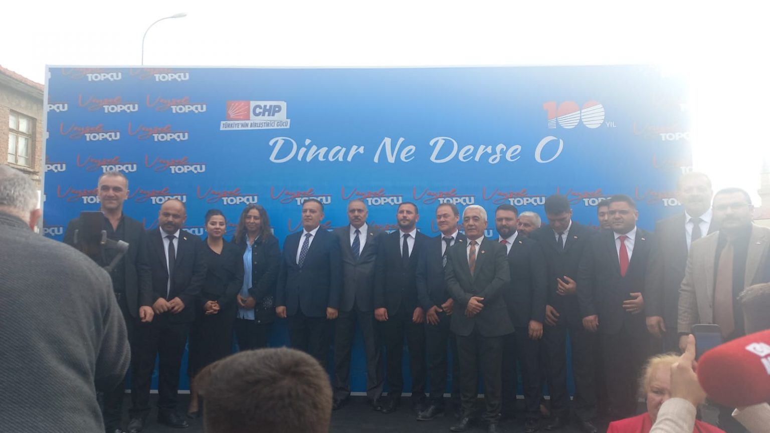 CHP DİNAR ADAYI VEYSEL TOPÇU, SKM AÇILIŞINI BÜYÜK KATILIMLA GERÇEKLEŞTİRDİ