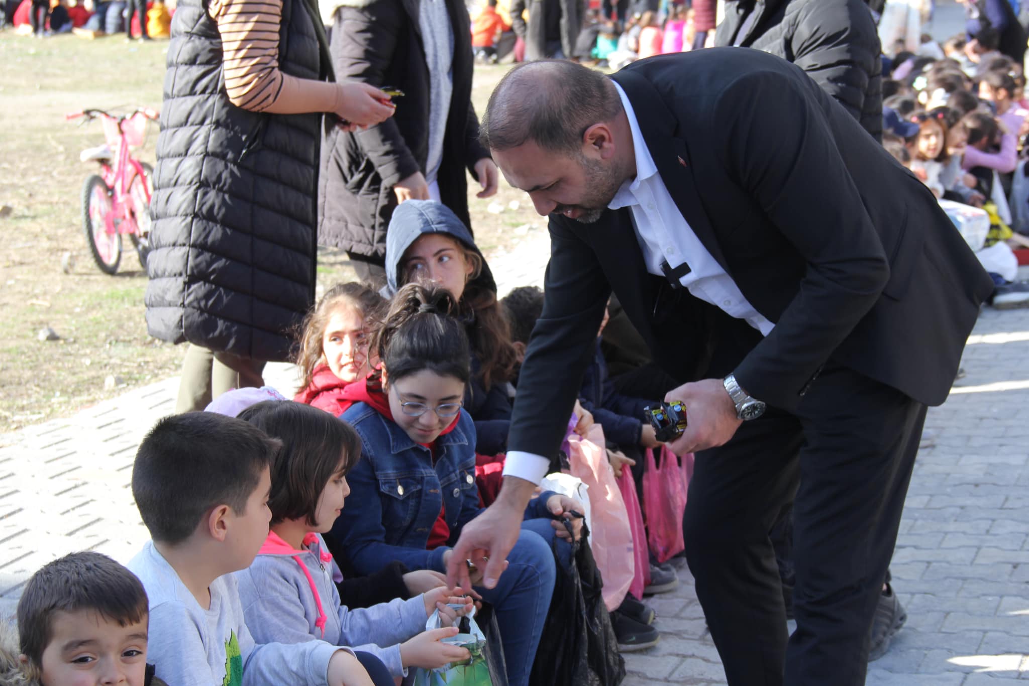 AK Partili Eroğlu Şuhut'un Her Ferdine Değer Veriyor