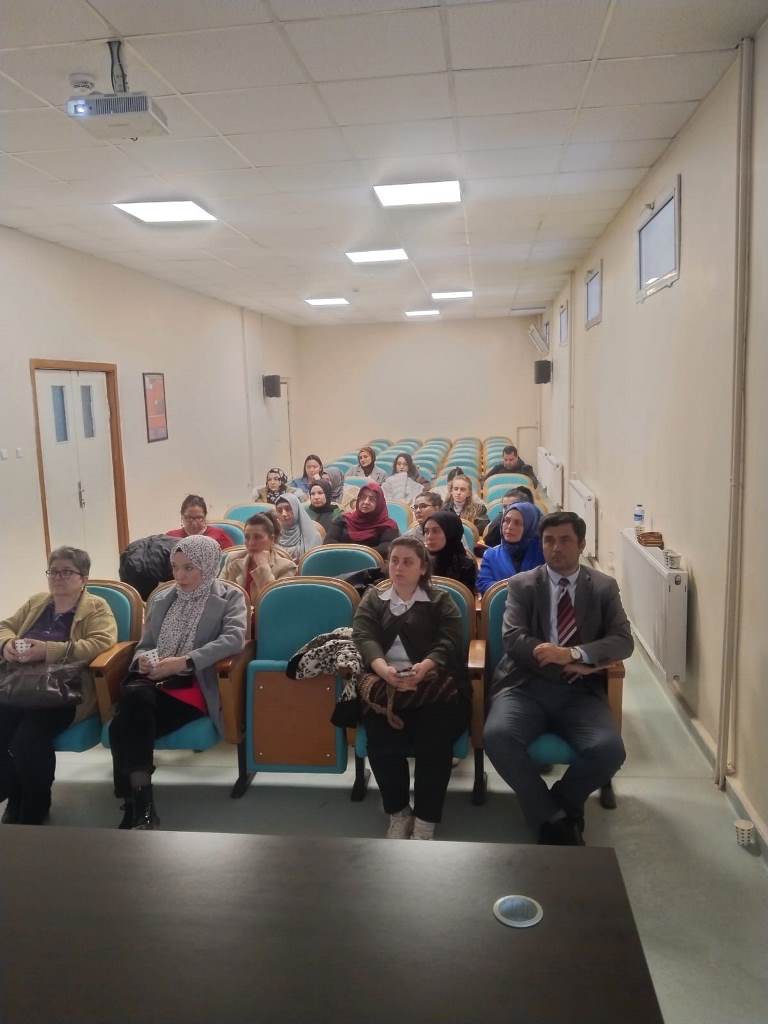 RİSKLİ GEBELİKLER TOPLANTISI YAPILDI