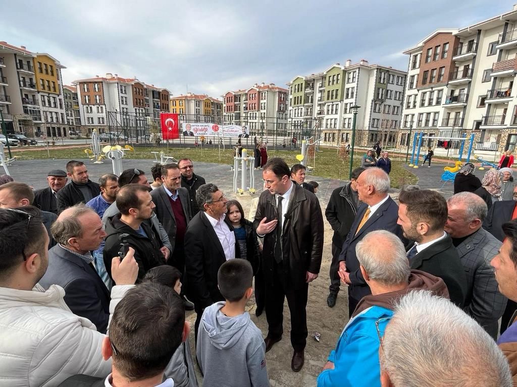 "HEM ÖĞRENCİLERİMİZ, HEM ESNAFIMIZ KAZANACAK"