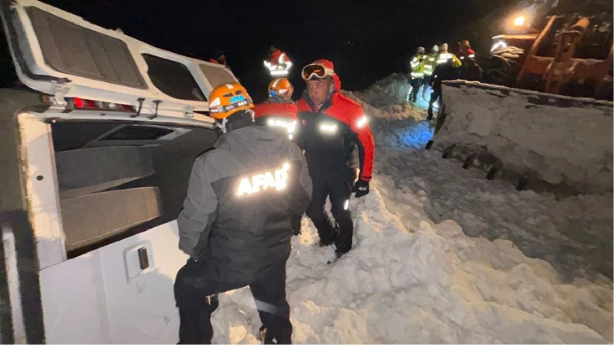 Çığ Düştü 1 Kişi Öldü 12 Kişi Yaralandı