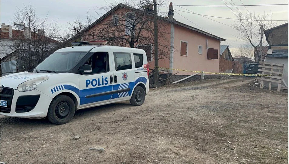 Köy Muhtarıyla Rakibi Arasındaki Kavga Kanlı Bitti