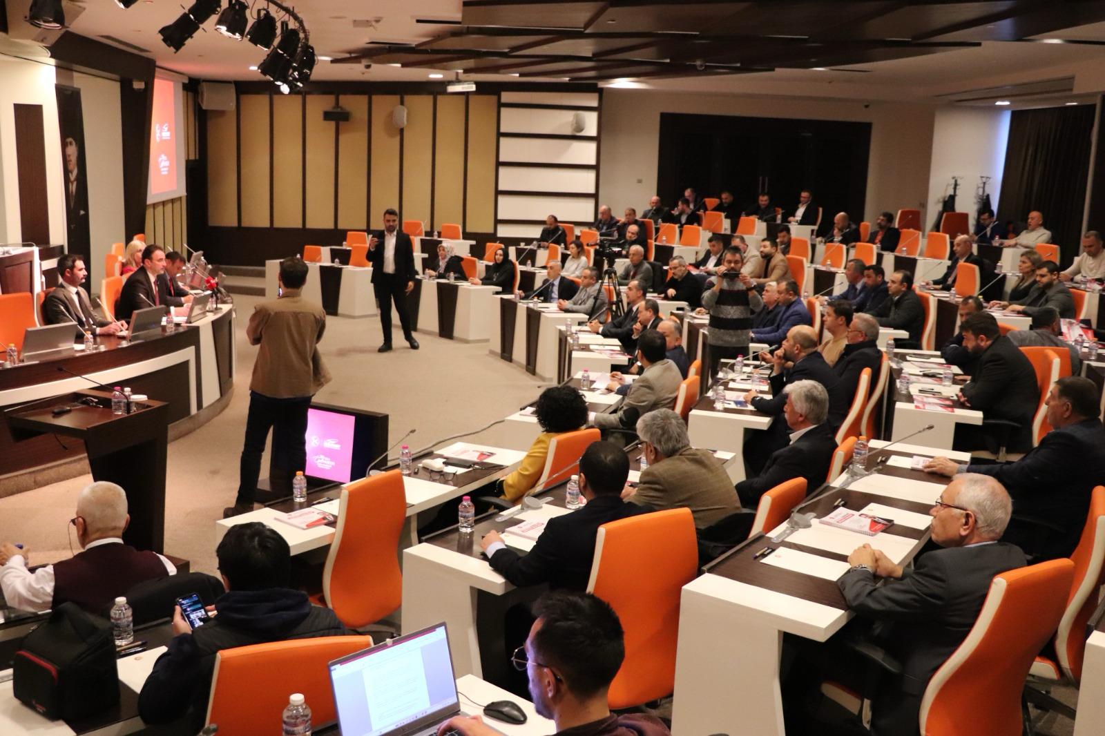 MHP BELEDİYE BAŞKAN ADAYI SEZER KÜÇÜKKURT İŞ İNSANLARI İLE BİR ARAYA GELDİ