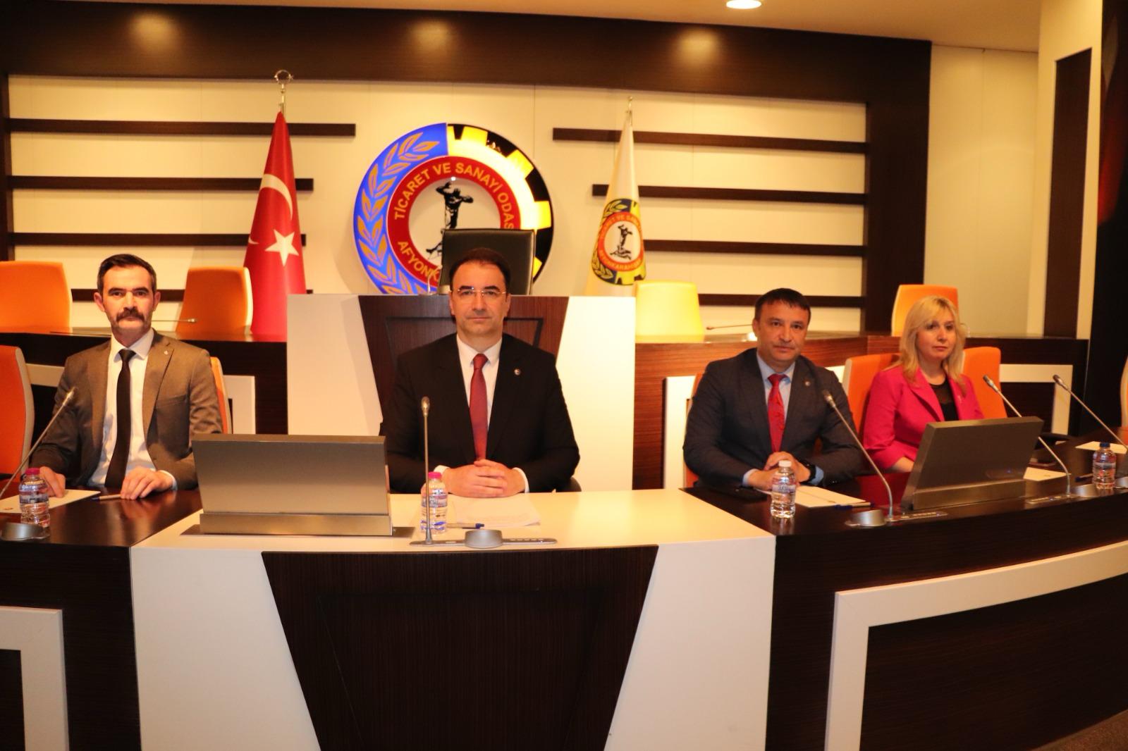 MHP BELEDİYE BAŞKAN ADAYI SEZER KÜÇÜKKURT İŞ İNSANLARI İLE BİR ARAYA GELDİ