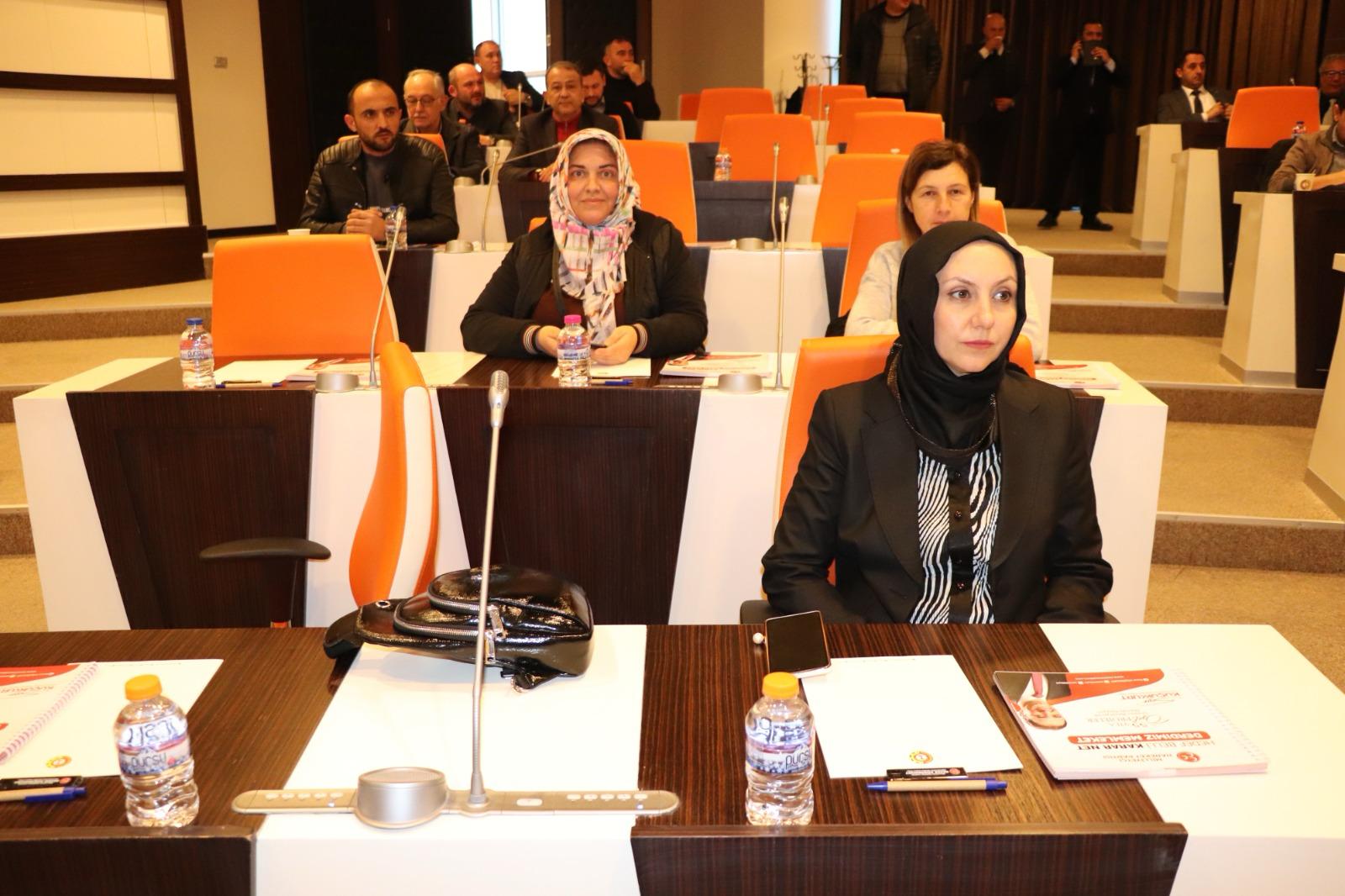 MHP BELEDİYE BAŞKAN ADAYI SEZER KÜÇÜKKURT İŞ İNSANLARI İLE BİR ARAYA GELDİ