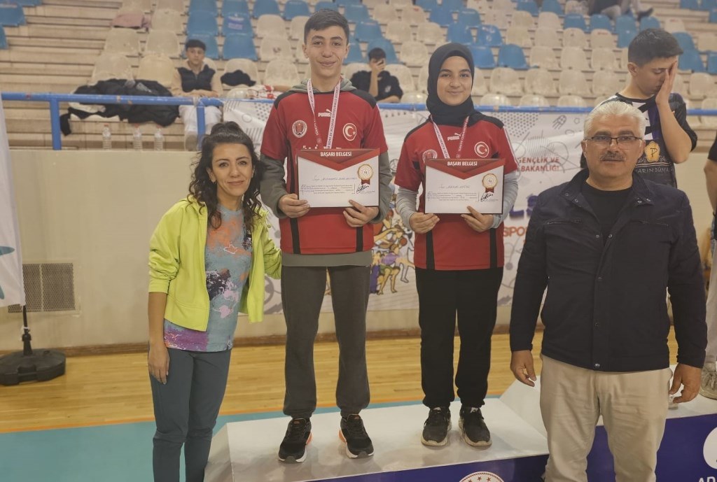 ÇAY İMAMHATİP ORTAOKULU TÜRKİYE ŞAMPİYONASI'NA GİDİYOR!