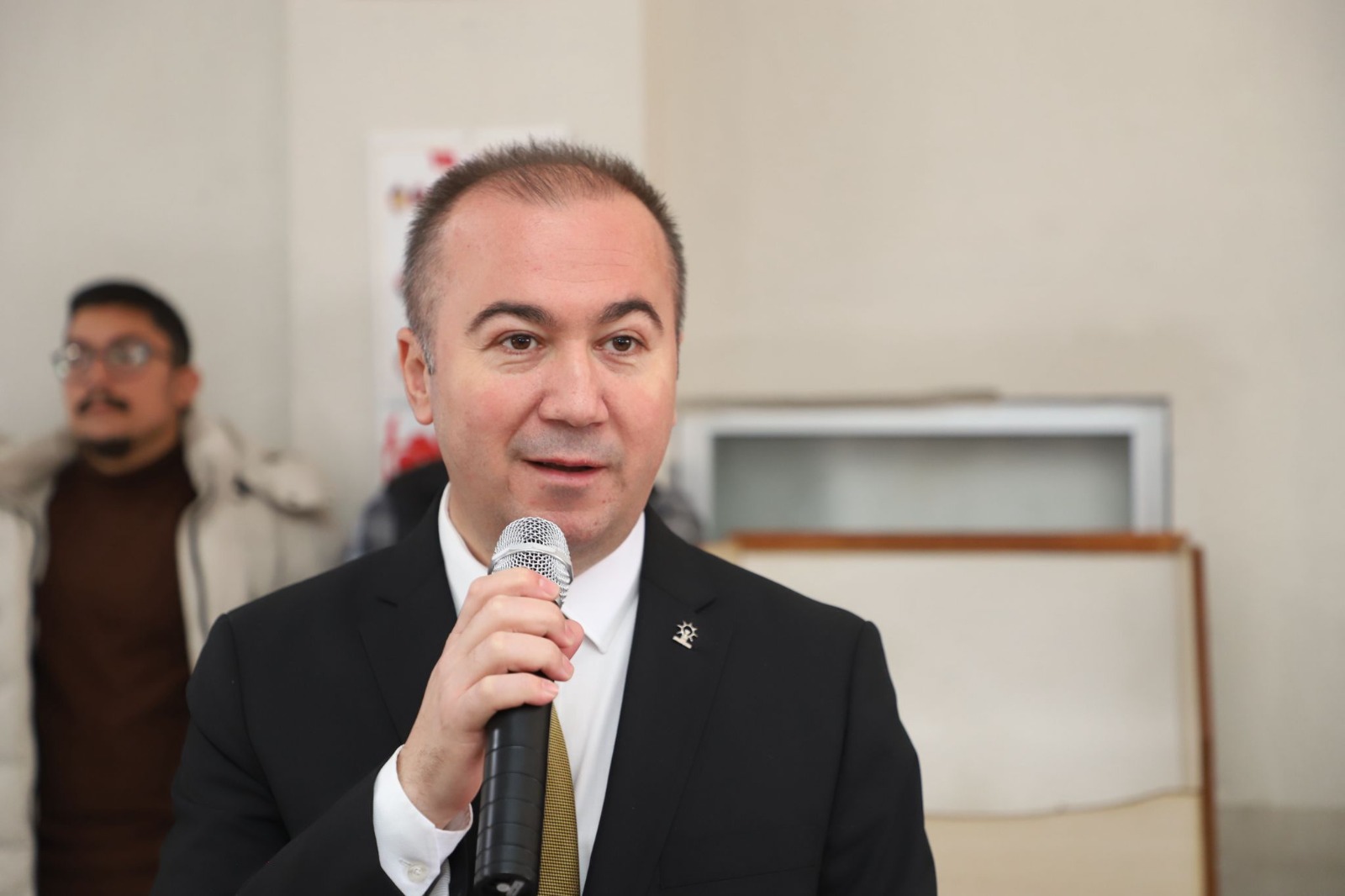 YENİ EVLENECEK BELEDİYE PERSONELİNE 100 BİN TL NAKDİ DESTEK VERECEĞİZ”
