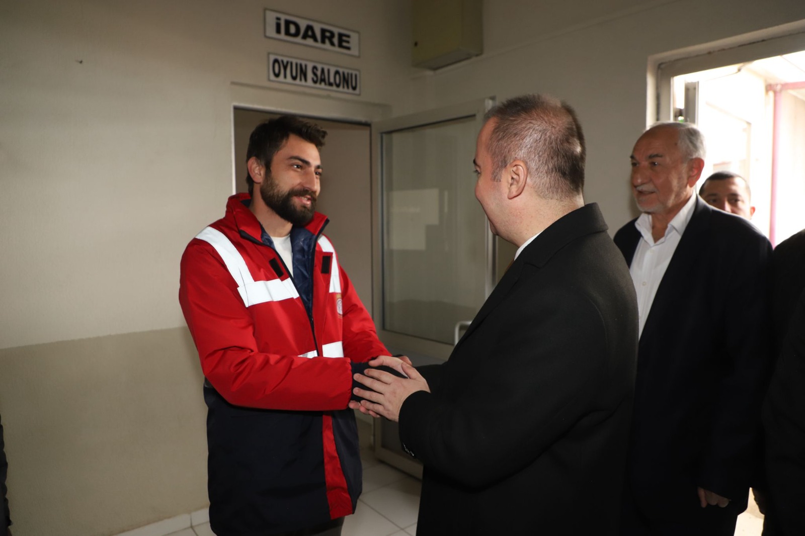 YENİ EVLENECEK BELEDİYE PERSONELİNE 100 BİN TL NAKDİ DESTEK VERECEĞİZ”