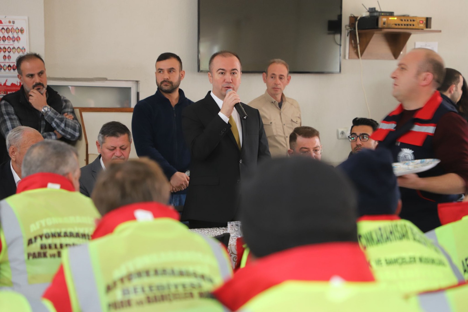 YENİ EVLENECEK BELEDİYE PERSONELİNE 100 BİN TL NAKDİ DESTEK VERECEĞİZ”