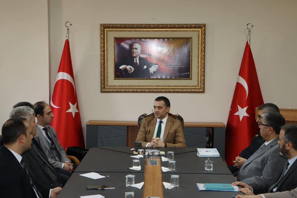 VATANDAŞ MEMNUNİYETİ VE KURUMLAR ARASI İLETİŞİM  ELE ALINDI