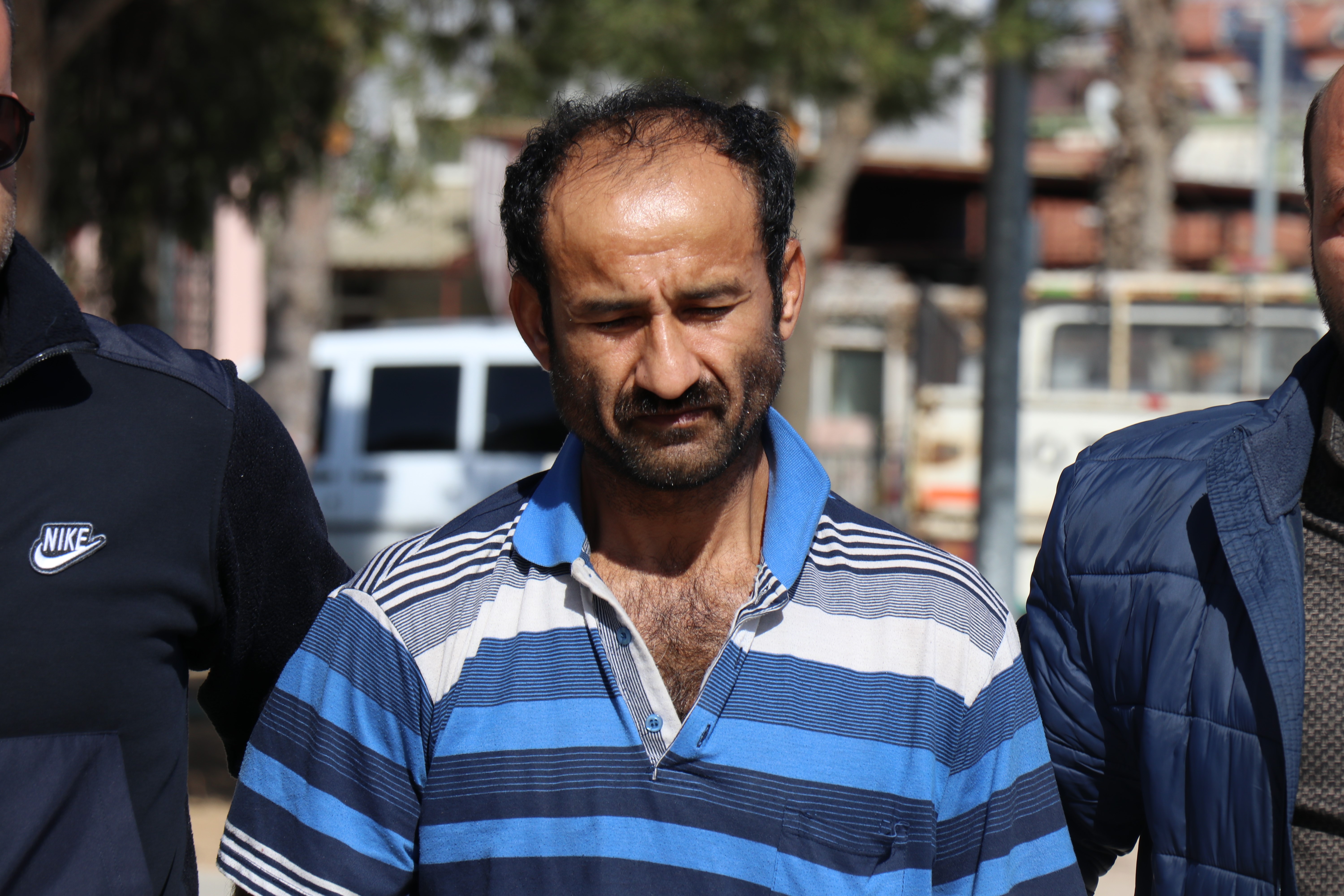 Çocuklarının Gözünün Önünde Annelerini Öldürdü