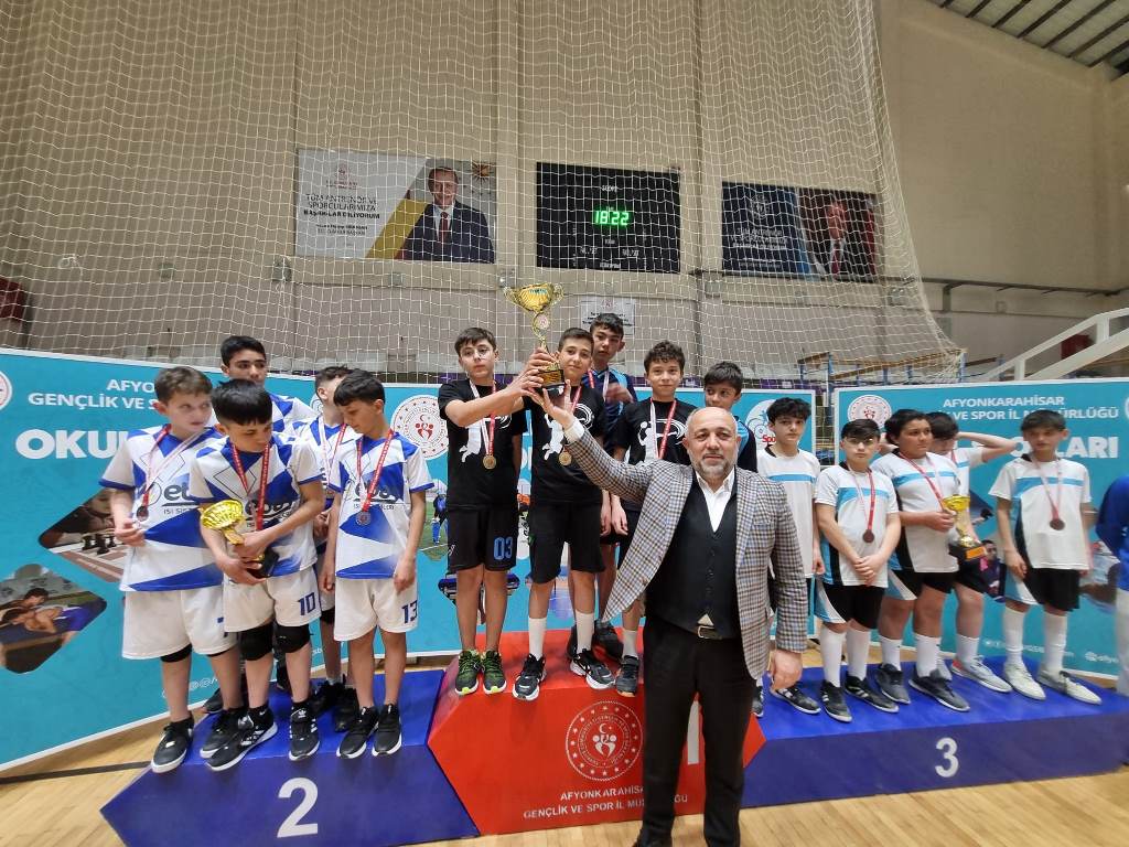 BADMİNTON YILDIZLAR İL BİRİNCİLİĞİ MÜSABAKALARI TAMAMLANDI