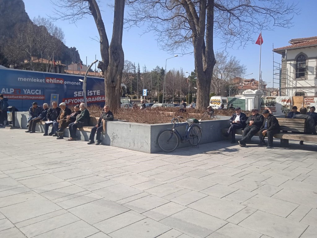 AFYONKARAHİSAR BAHARI ERKEN KARŞILADI