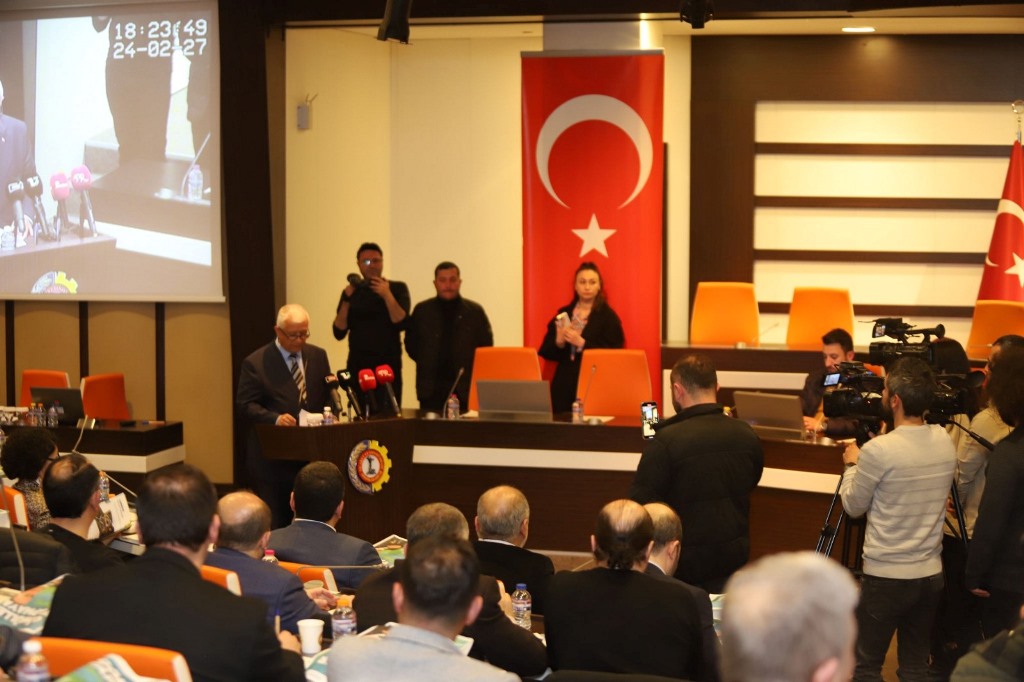 "DAHA GÜÇLÜ BİR AFYONKARAHİSAR İNŞAA EDECEĞİZ"