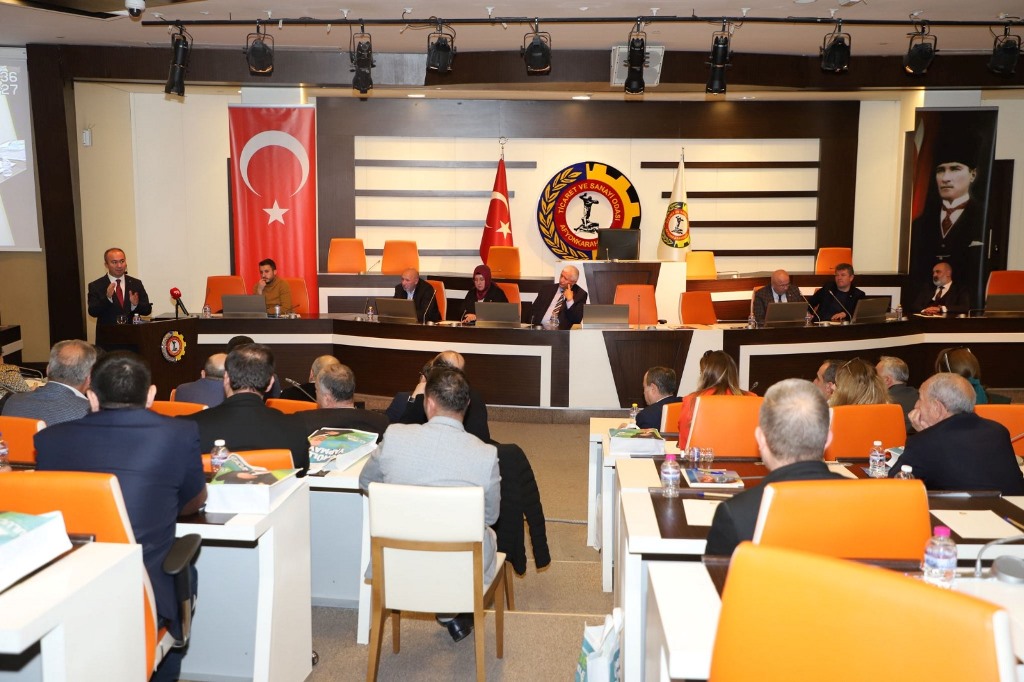 "DAHA GÜÇLÜ BİR AFYONKARAHİSAR İNŞAA EDECEĞİZ"