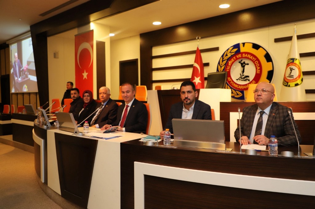 "DAHA GÜÇLÜ BİR AFYONKARAHİSAR İNŞAA EDECEĞİZ"