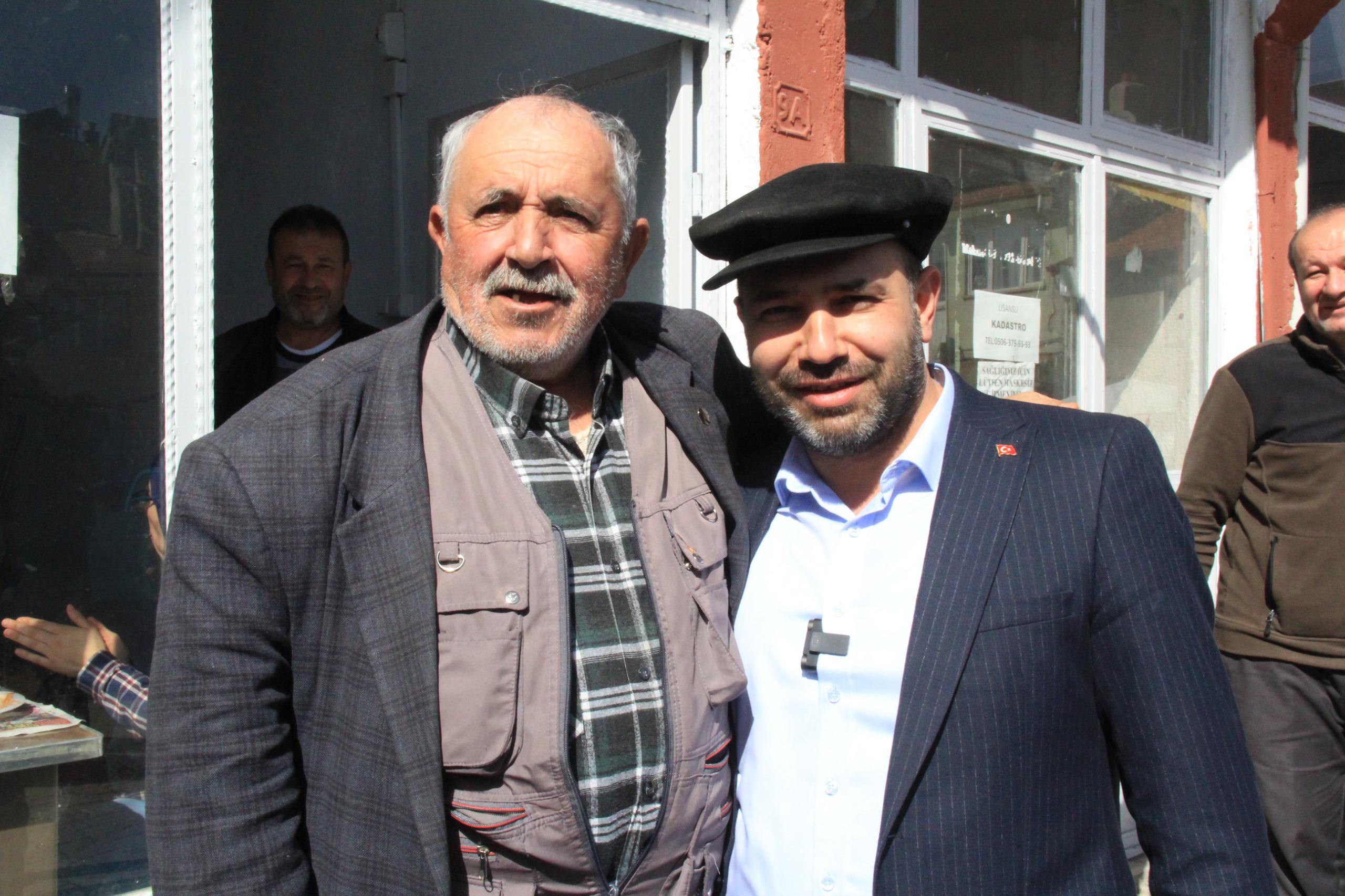 AK Partili Eroğlu'nun 'Kasketli' Paylaşımı Tebessüm Ettirdi